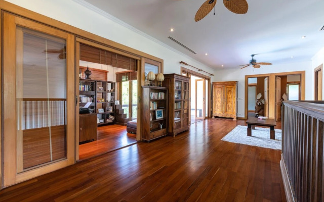 Large 6 Bed Luxury Villa on the Golf Course (PHJ)