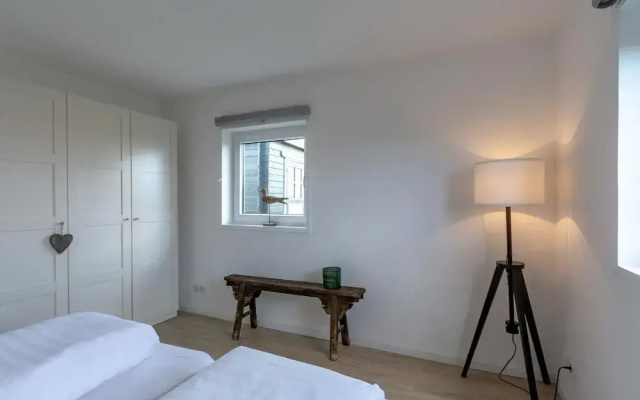 Modern Bungalow Close to the Beach