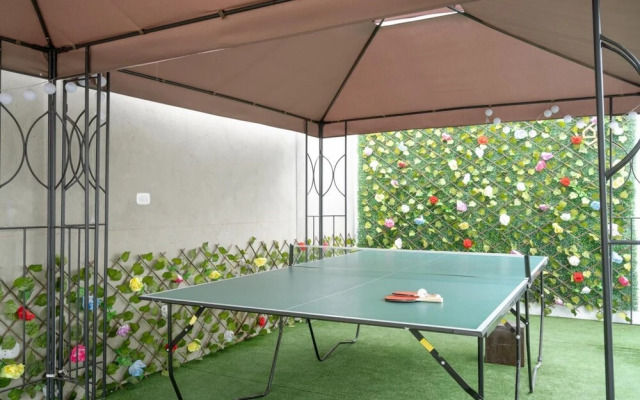 Exclusive Penthouse With Private Rooftop Jacuzzi BBQ Game Room
