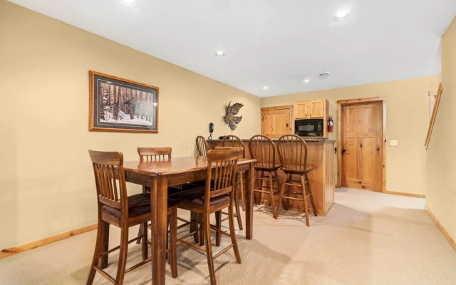 Gull Lake All-season Getaway w/ Private Deck