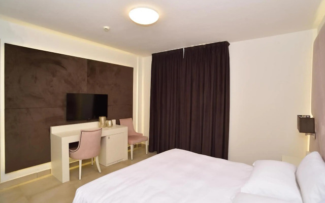 M2 Hotel