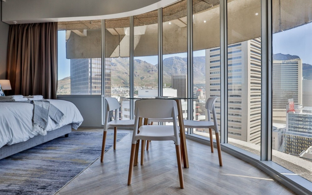 One Thibault Square 1605 by CTHA