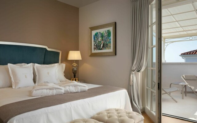 Lavish Villa in Vabriga With Picturesque Views & Pool