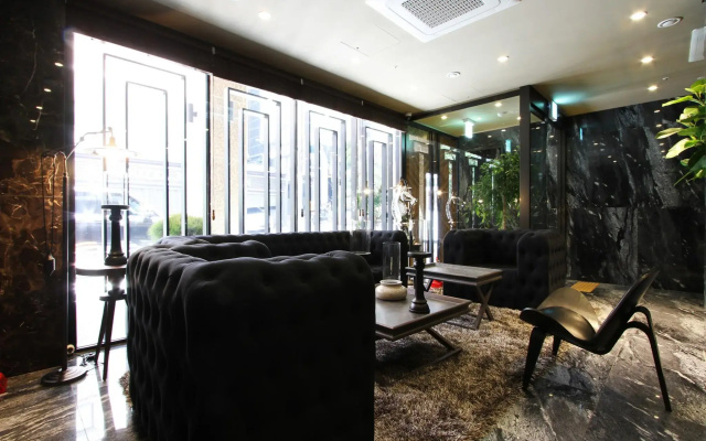 Richwell Hotel
