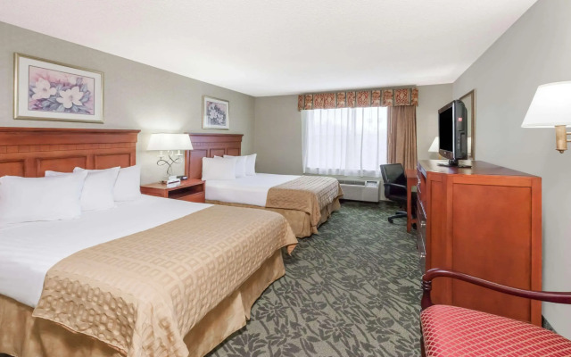 Baymont by Wyndham Grand Rapids N/Walker