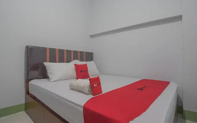 RedDoorz near RS Harapan Bersama