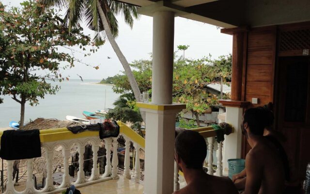 Deans Beach Hotel