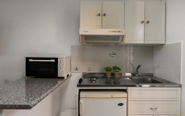 Nikiforos Apartments by Konnect, Mesongi