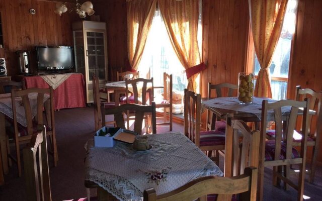 Hostal Arrayanes del Lago