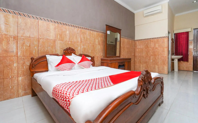 OYO 2715 Hotel Madinah Syariah