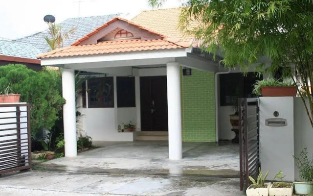8 Penang Homestay