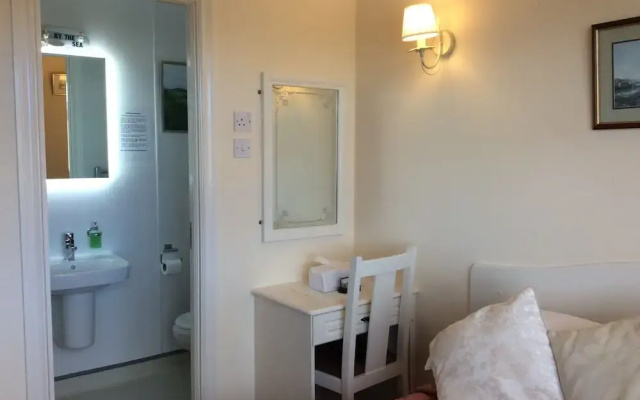 Hazelbrook Self Catering - Maximum 6 Persons