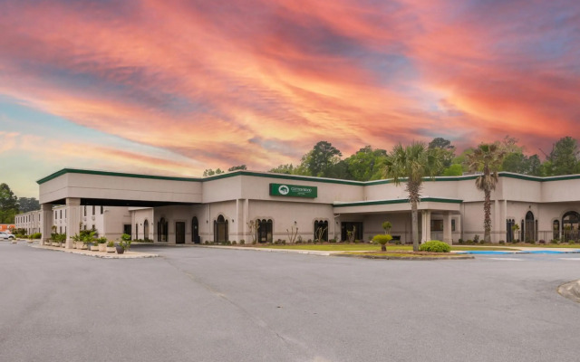 Cottonwood Suites Savannah Hotel & Conference Center