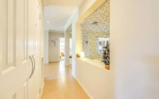 StayAU Spacious Stay Point Cook