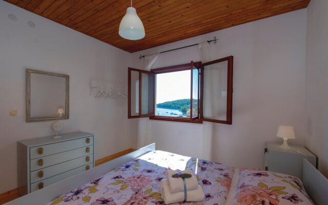 Amazing Home in Grscica With 2 Bedrooms and Wifi