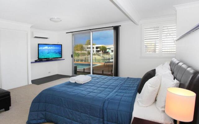 Tarcoola 49 - Four Bedroom Canal Home with Pool