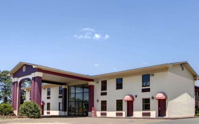 Econo Lodge & Conference Center