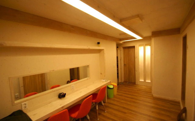 Grape Garden House - Hostel