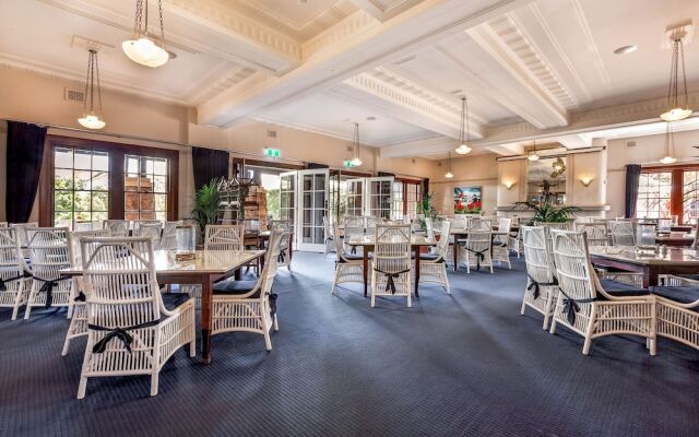 Caves House