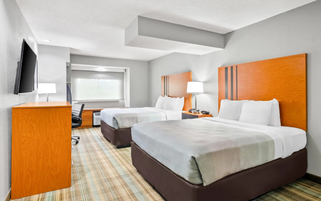 Quality Inn & Suites I-81 Exit 7