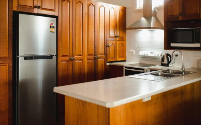 Sussex House Caravan Park