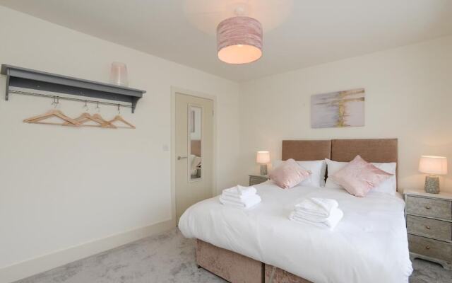 Wollaton House - Fabulous 5 bed house Nottingham