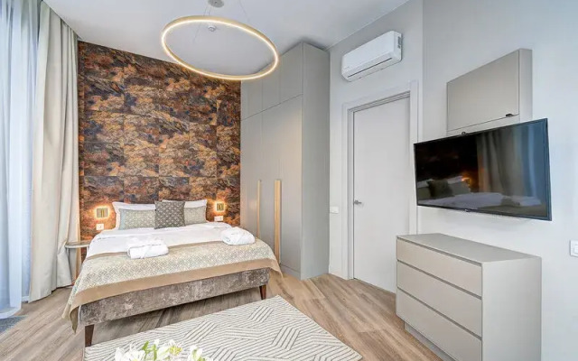 Sea Sun Apartment on Luchesarnaya str., 1A