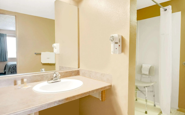 Days Inn by Wyndham El Paso Airport East