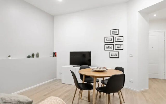 Piazza Maggiore White Apartment