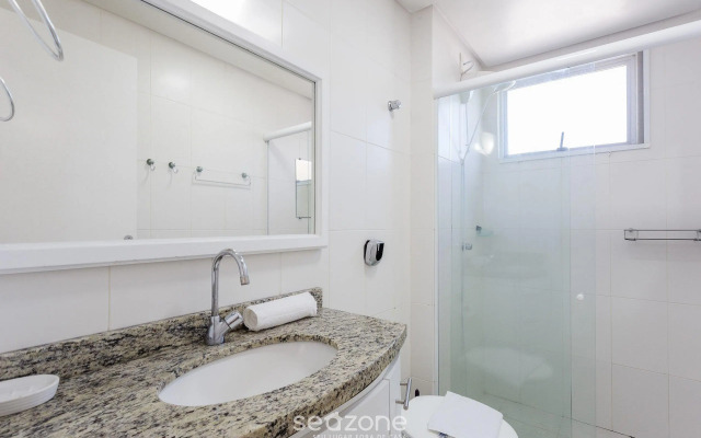 Apto em cond. com piscina a 700m da praia CMC101