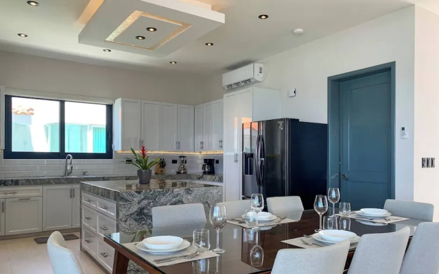 Seaside Villa 4 Beds, Private Pool, Amazing Views
