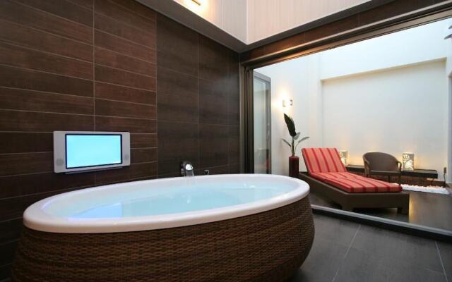 HOTEL W - Adults Only