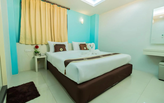 Le Touché Hotel