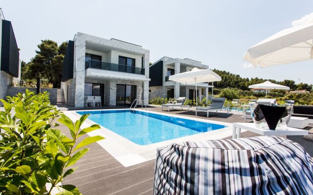Crystal villas & suites