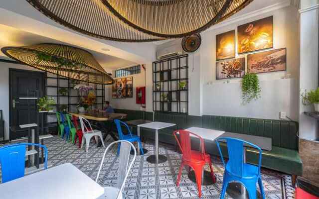 Vy Vy Airport Hotel