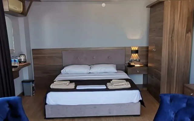 Nicer Hotel