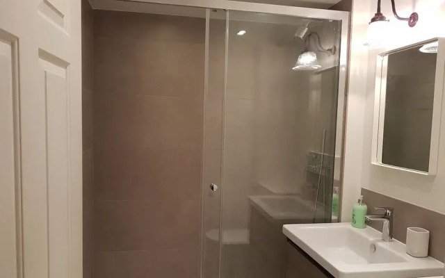 Earls Court Apartment