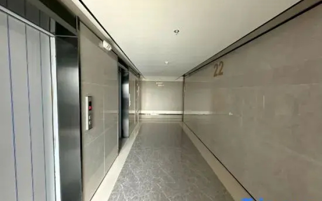 Zhimei·Lingju Hotel (ZhuMadian GaoTieXiZhan JianYe Plaza)