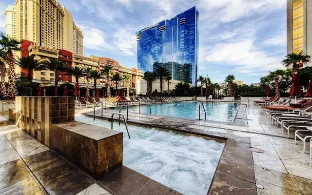 Abz MGM Signature Two Bedroom Balcony Suites