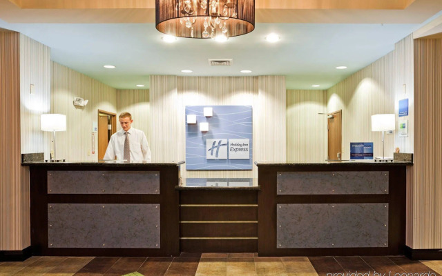 Holiday Inn Express & Suites Salem by IHG