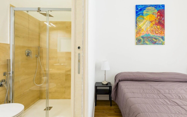 Barrio 133 - Double Bedroom in Center by Napoliapartments