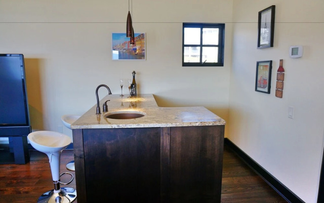 Mission Hill Lake View Villa