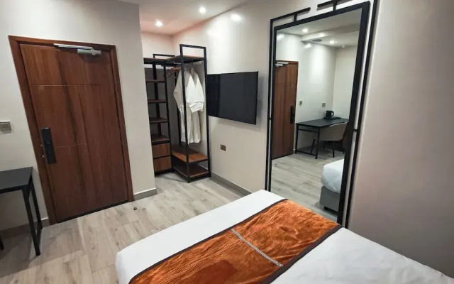 Akira Hotel