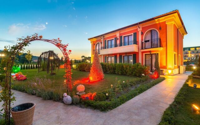 Eco Therma Village - Free Parking & Private Beach & Mineral Pool