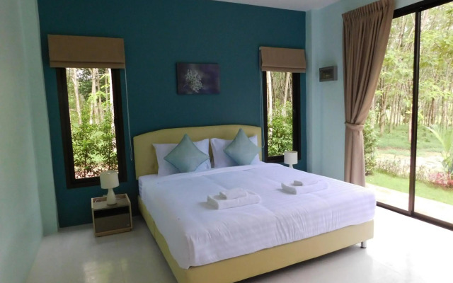 Phuket Sirinapha Resort