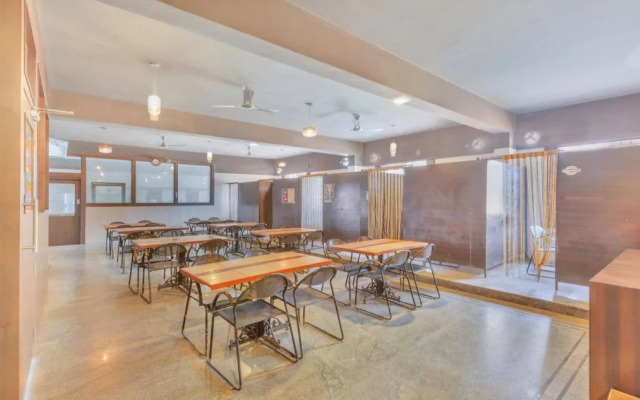 Spandana Residency By OYO Rooms
