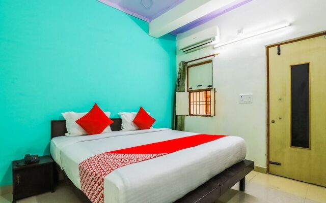 OYO 37728 Raghav Residency