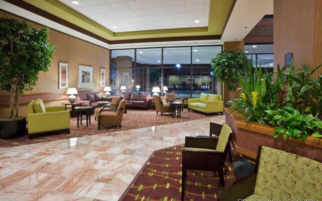 DoubleTree by Hilton Lansing