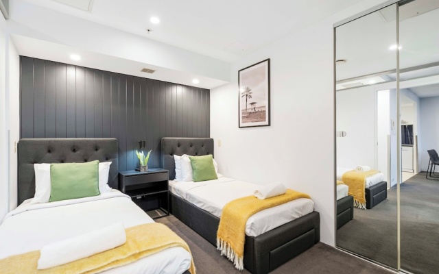 Converted 2 Bedroom Apartments (No Parking) - Circle on Cavill - Wow Stay