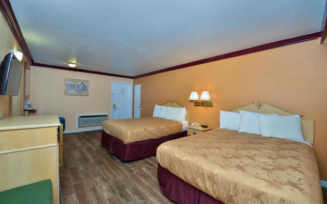 America's Deluxe Inn